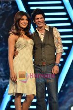 Priyanka Chopra, Shahrukh Khan on the sets of Imagine TV_s Zor Ka Jhatka in Yasraj Studios on 7th Feb 2011 (10).JPG